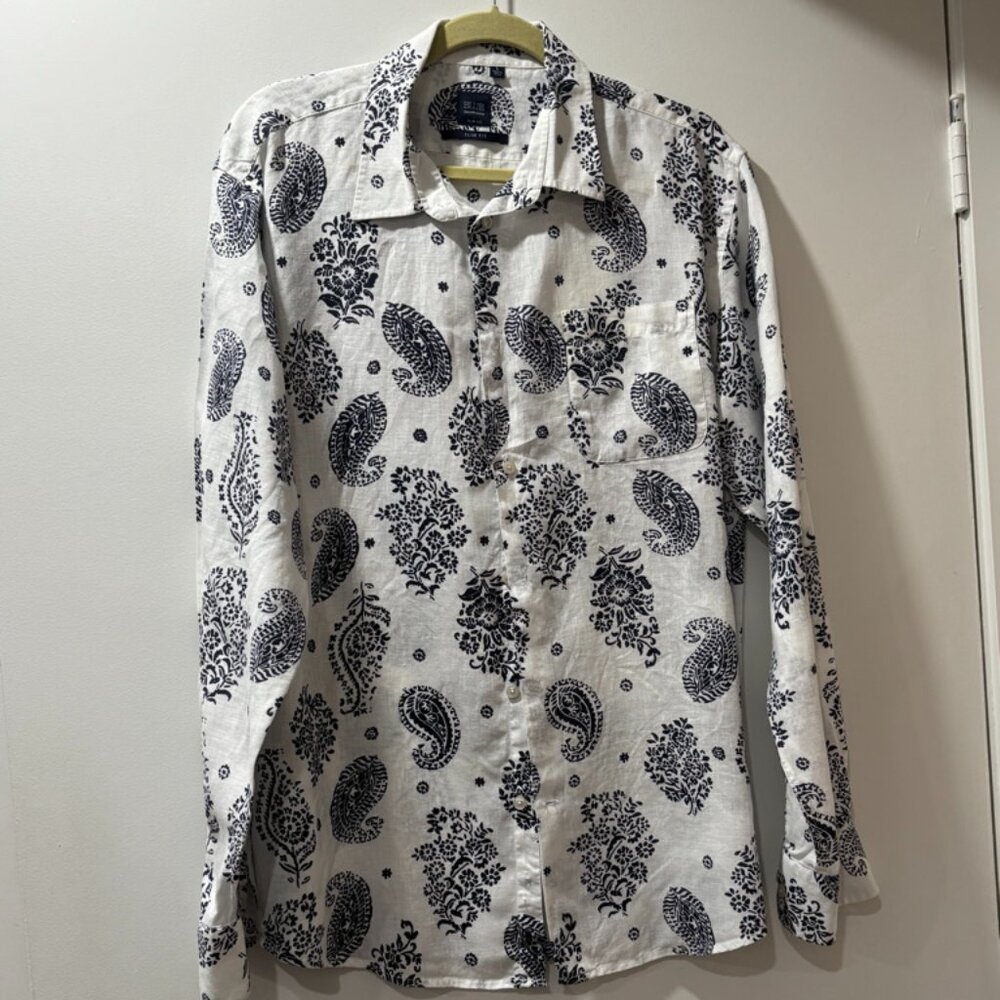 Crisp and eye-catching Navy/White linen men's slim fit shirt, in size L